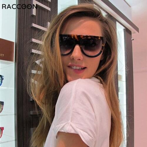 New Oversized Flat Top Women Sunglasses Fashion Big Shield Shape Sun Glasses Female Retro Rivet Shades UV400 Eyewear