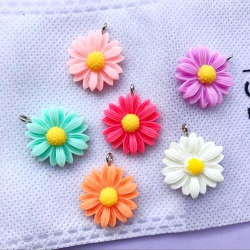 ZALEBABA 10pcs resin Little Daisy necklace charms very cute keychain pendant necklace pendant for DIY earring