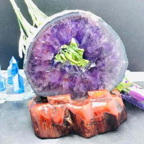 Natural amethyst mineral crystal bud mineral feng shui, meditation to heal the pieces, absorb the essence of heaven and earth