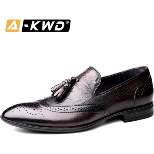 2020 Brand Men Loafers Classic Tassel Brogue Mans Footwear Genuine Leather Formal Shoes Casual Bullock Shoes Men Big Size 37-48
