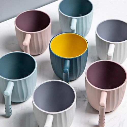 Good Hand Feeling Mixed Color Unisex Multi-purpose Toothbrush Holder for Toilet