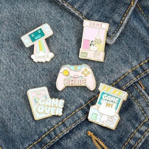 Crane Game Enamel Pin Rainbow Gamepad Video Game Player Brooches Bag Lapel Pin Cartoon Badge Jewelry Gift for Kids Friends