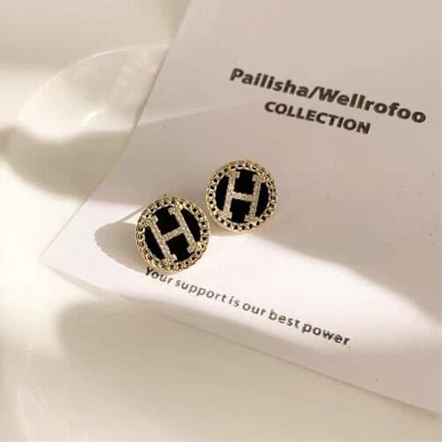 Korean Dongdaemun New Letter Ear Clip Simple And Elegant Earrings Circle All-match Earrings For Women Wholesale
