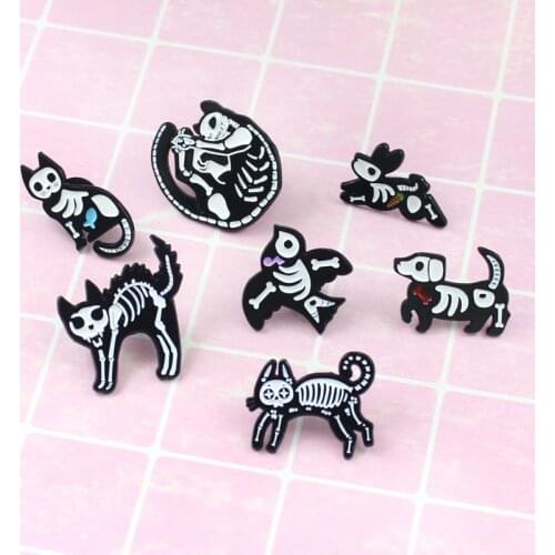 6 Kinds Black-and-white Simple Scary Birds Cats Dogs Rabbit Skeletal Animals Charming Gothic Backpack Brooch
