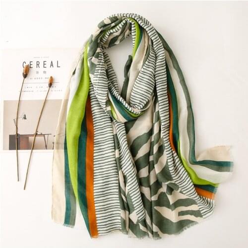 2021 Soft Animal Pattern Fringe Scarves Shawls Trendy Tiger Grain Scarf Wrap Hijab 5 Color Free Shipping