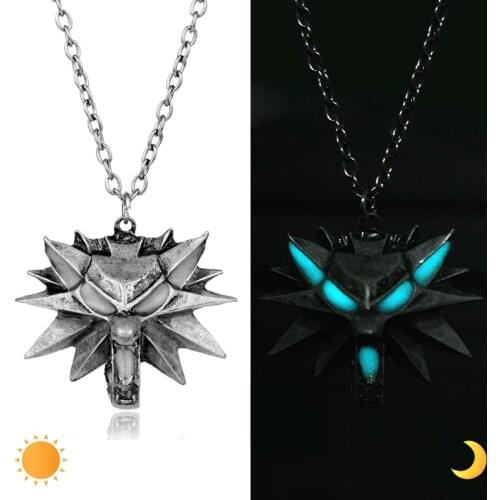 One Piece Wizard Game Necklace Noctilucous Wolf Head Character White Wolfs Geralts Jewelry Accessories Toys for Girls Boys Gifts