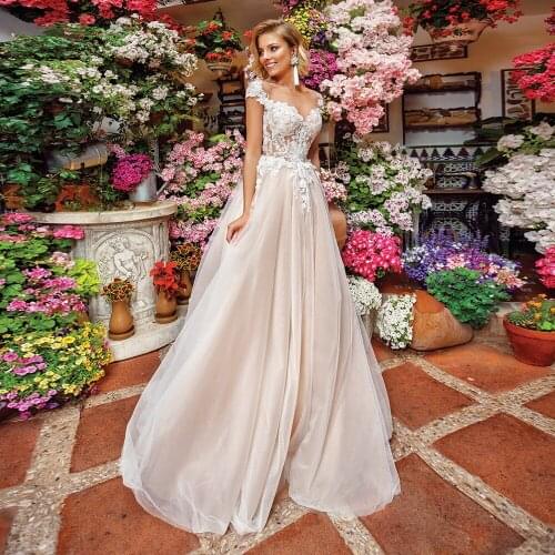 Chic Cap Sleeves Champagne Bridal Dresses Sweetheart A Line Appliques Tulle Long Party Gowns Garden Bridal Gowns Sweep Train