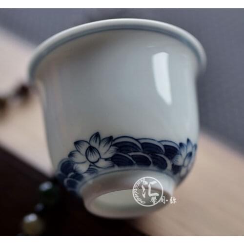 Blue and white porcelain cup tea cup traditional china arts simple and delicate