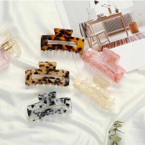 Korean Acrylic Women Hair Claws Crab Clamps Charm Solid Color Leopard Lady Hair Clips Retro Make up Hairdress Hair Styling Tool