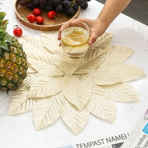Light Luxury Golden Round Artificial Flower-shaped Hollow Placemat For Holiday Wedding Table Decorations