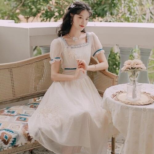 White Gentle Fairy Dress Women Ruffle Square Collar Elegant Temperament Bubble Sleeve Fashion Vintage Dresses Sweet Summer 2021