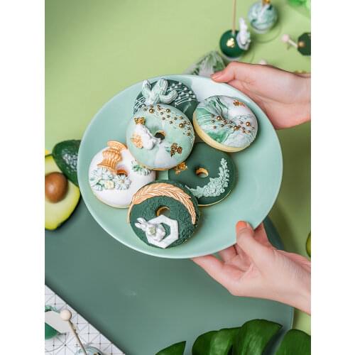 Simulation donut ins wind avocado green dessert food cake model shooting props window decoration layout