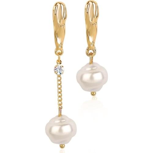 Lady Irregular Hoop Earrings Fashion Simulated Pearl Gem Gold Color Ear Hook Earring For Women Wedding Banquet Jewelry Gift