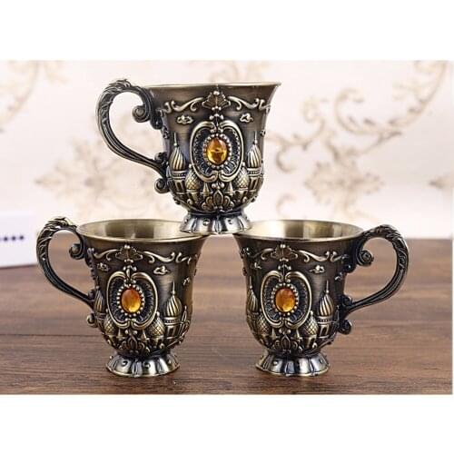 Nordic Creative Metal Retro Craft Small Wine Glasses Personalized Wedding Housewarming Gifts Home Decoration White Wine Glasses