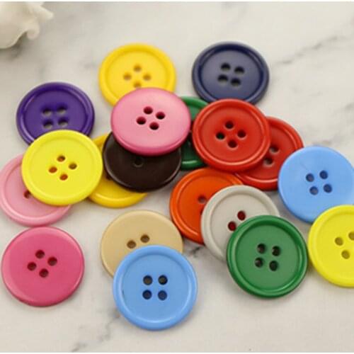 200PCs Round Resin Sewing Buttons Scrapbooking Solid Random Mixed Color for DIY Clothes Dolls Crafts Garment Accessories