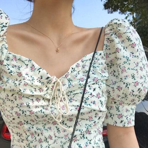 Simple Small Pendant Necklace for Women Gold Color Delicate Rose Pendant Clavicle Chain Neck Chain Korean Jewelry Gfit