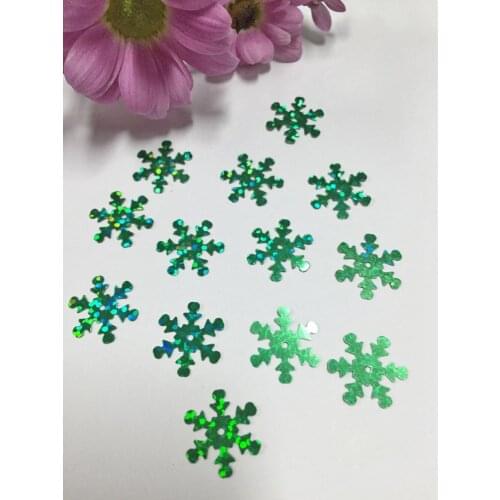500pcs/lot 25mm Snowflake PVC Sequins With 1 Center Hole Christmas Gift DIY Clothes Navidad Ornaments Laser Green Snow