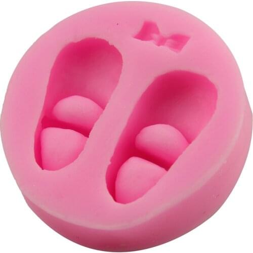 Cartoon baby shoes turn sugar modeling silicone mold chocolate cake baking dripping DIY hand soap mold
