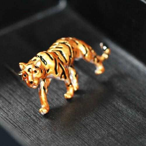 3 D Fashion Elegant Black Gold Enamel Tiger Brooches 2022 Zodiac Animal Metal Brooch Pins For Women And Men Accessories Jewelry