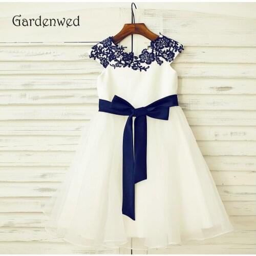 Unique Navy Blue Appliques Lace Neck Flower Girl Dress 2019 Cap Sleeves Knot Belt A line Ivory Organza Children Wedding Vestido