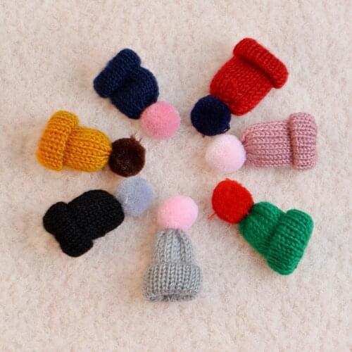 Cute Mini Hat Sweater Brooches Solid Color Woolen Knitted Hairball Hats Brooch Pins For Unisex Collar Badge Pin Accessories Gift