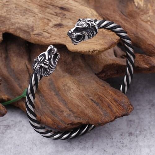 European and American stainless steel mens lion head animal bracelet fashion punk titanium steel bracelet