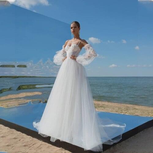 Fantastic Tulle O Neckline Wedding Dress With Button Lace Appliques Handmade Flowers Bridal Gown Vestido De Noiva Custom Made