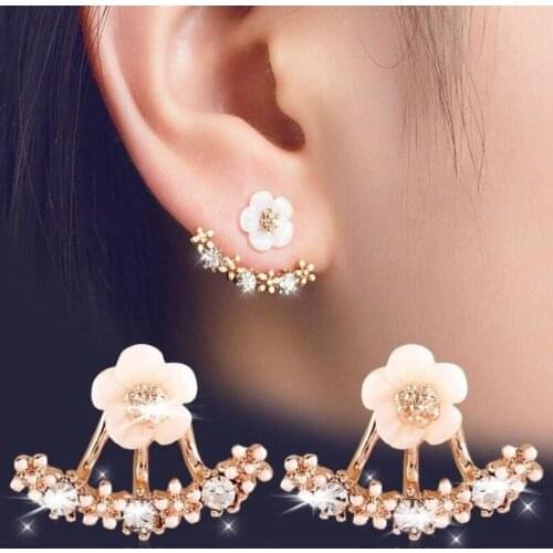 2020 New Daisy Earrings Earrings Female Korean Version of Simple Crystal Small Zou Ju Flower Back Hanging Ear Jewelry Sweet Earr