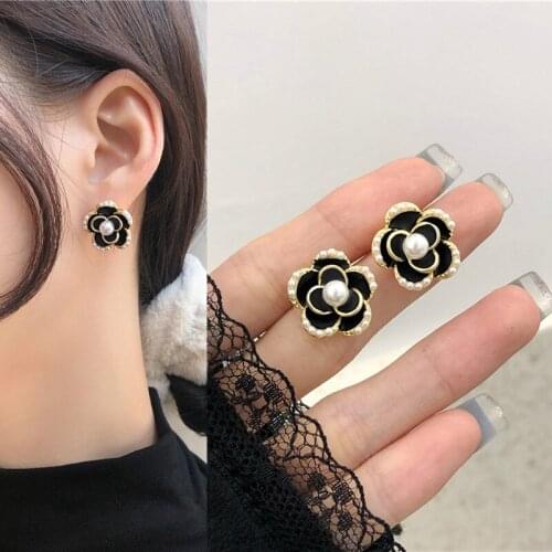 Classic Pearl Black Rose Stud Earrings for Women Girls Korean Cute Flower Petal Earrings Ear Jewelry Gift 2021 Trend New Arrival