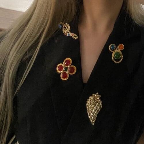 Amorita boutique Beautiful golden strawberry Pineapple fruit brooch