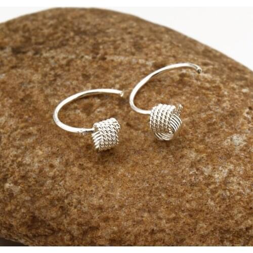 GEOMEE 1Pair Small Boho Hoop Earrings Half Round Metal Earrings Circle Simple Handmade Pendientes Mujer Moda Brincos E206