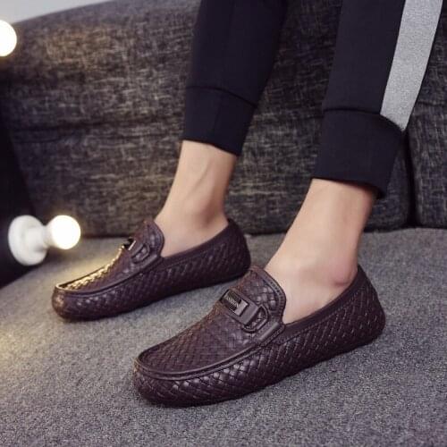 Mens Rainshoes Low Top Slip-on Waterproof Rain Shoes PVC Brushing Shoes Super Light Chefs Loafers Fashion Sneakers