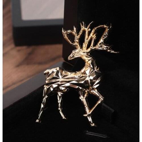 Christmas Deer Brooch Cute Animal Brooch Men and Women Banquet Fashion Jewelry Exquisite Christmas Gifts