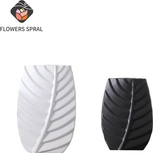 Modern Creative Black And White Ceramic Vase Home Living Room Office Decoration Ornaments Simple Nordic Decorative Ceramic Vase
