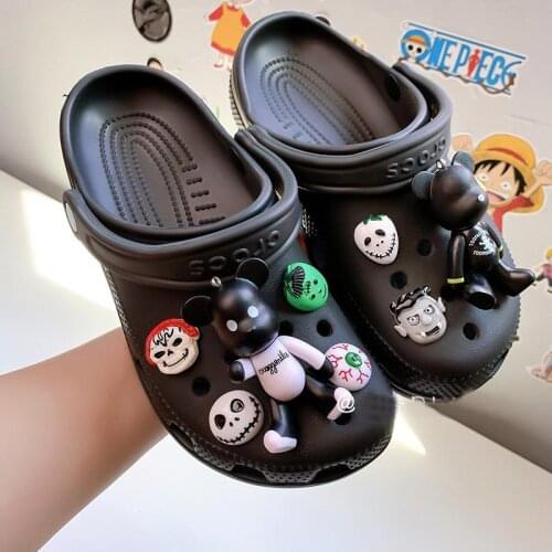 Funny Croc Charms Designer Brand DIY Lovely Bear Shoes Charms for Crocs Vintage Punk Clogs Shoes Accesorios Three-dimensional