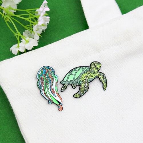Sea turtle jellyfish Lapel Pin marine animal Enamel Pin Colorful jellyfish Green Tortoise Fashion custom badge gifts for friend