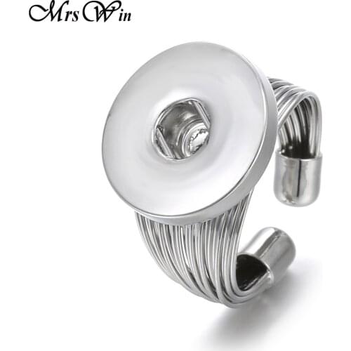 Mrs win Paired Rings