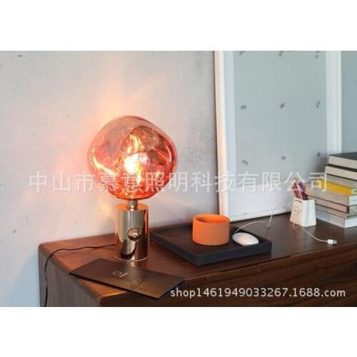 Nordic modern minimalist table lamps for living room white glass ball table light iron tripod milky round ball desk lamp Reading
