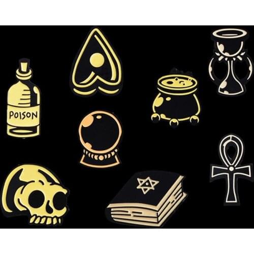 Punk Exquisite Halloween magic book Time hourglass Brooches for Crystal ball badge pins Skull jewelry Jacket jacket accessories