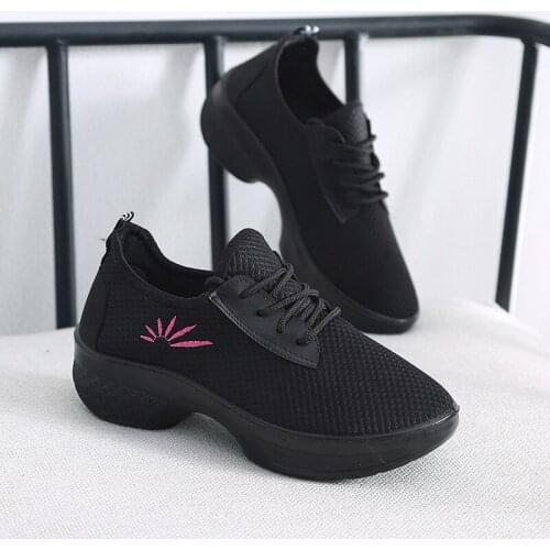 Womens Shoes 2021 Spring Summer Fall Breathable Casual Shoes Womens Sneakers Running Womens Shoes Mesh Fabric Front Lacing