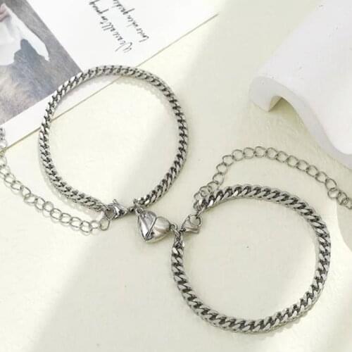 2Pcs/Set Heart Shaped Magnet Attraction Bracelet for Couples Stainless Steel Cuba Chain Mens and Womens Charm Jewelry Gifts