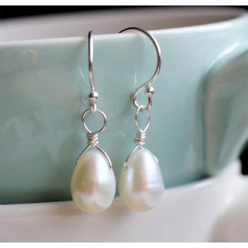 Dainty Natural Freshwater Pearl Earring Dangle Earrings for Women Female Engagement Wedding Graceful Accessories Fashion Jewelry