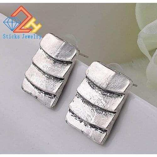 Vintage Earrings Eco-Friendly Zinc Alloy Multi-Level W Earrings