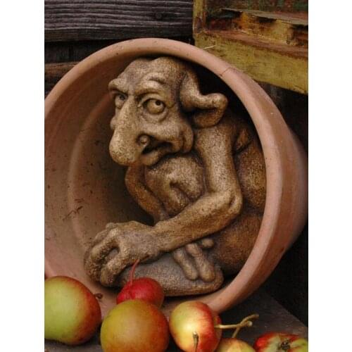 Withered Old Man Figurine Sculpture Statue Garden Home Resin Funny Old Man Decor Garden Yard Lawn Decoration