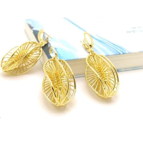 Kingdom Ma Simple Fashion Hollow Shaped Pendant Earrings Sets For Women Wedding Party Gold Color Ear Clip Jewelry Accessories