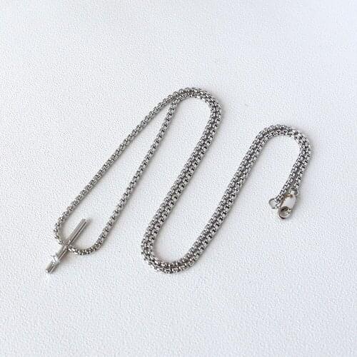 Ins metallic wind-encrusted diamond necklace female collarbone chain design sense jewelry simple pendant womens fashion jewelry