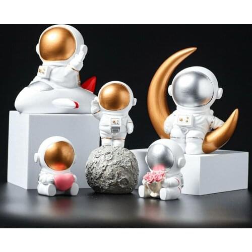 Car Accessories Astronaut Resin Ornaments Kawaii Desk Accessories Modern Home Decor Accessories Decoration Home Gift for Boys