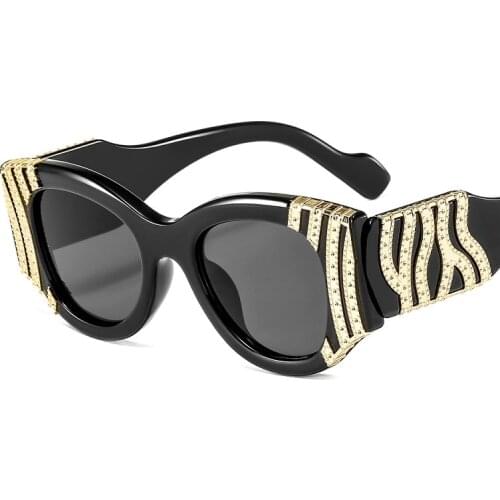 2021 NEW Fashion Cat Eye Women Luxury Metal Decoration Sunglasses Vintage Gradient Lens Eyewear Men Sun Glasses Shades UV400