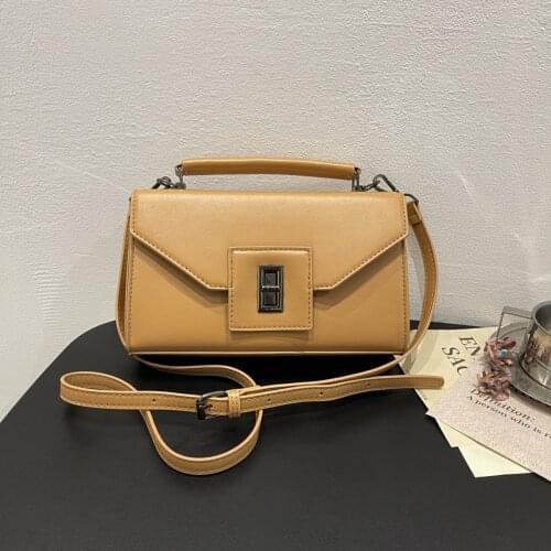 Fashion Shoulder Bag Retro womens crossbody bag Female Designer Leather white small Chains cheap handbags 2021 womens bran