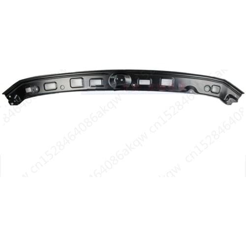 Front bumper bracket Suitable for 2007Toy ot aLa ndC rui ser2016 Medium grid Front bumper upper central holder Bumper bracket